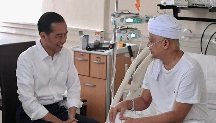 Presiden Jokowi Jenguk Ustaz Arifin Ilham - Islampos