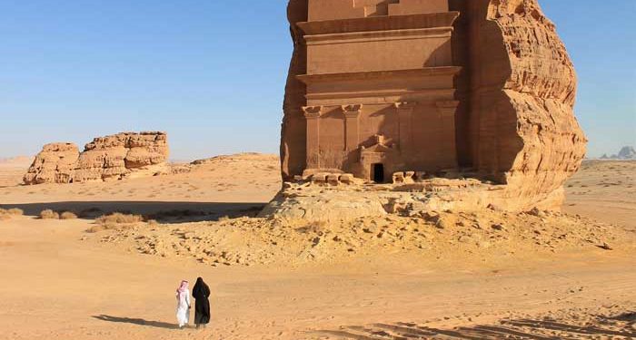 Arab Saudi ‘Buka Pintu’ untuk Wisatawan Asing, Perempuan Tak Wajib Pakai Abaya